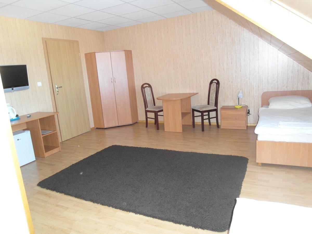 Pomorska Zajazd Restauracja Czaplinek Luaran gambar